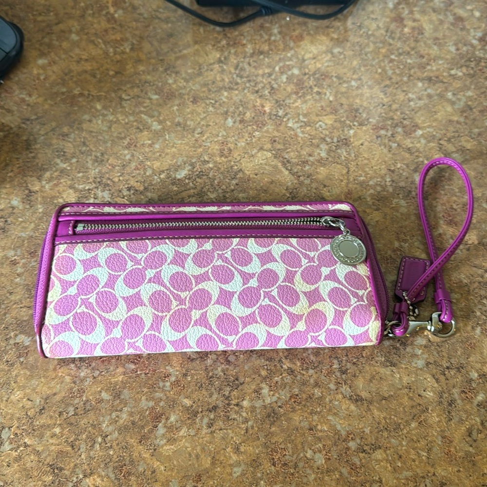 Coach wallet MATCHING tote bag listed as well
